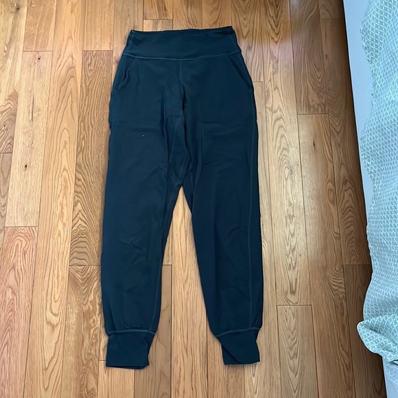 full length size 4 lululemon align joggers! - Picture 1 of 4